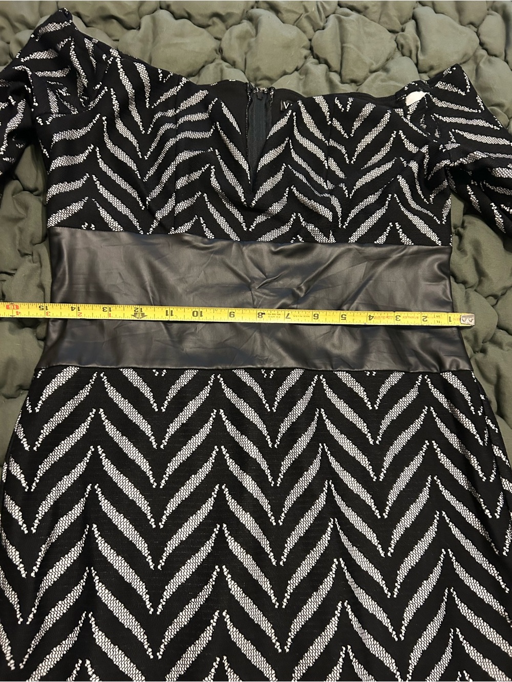 VENUS Black and Silver Chevron Midi Sleeve Dress - Picture 5 of 9